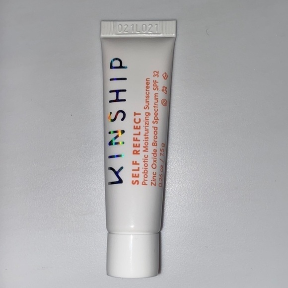 🌻 Kinship Probiotic Moisturizing Sunscreen - Picture 3 of 4